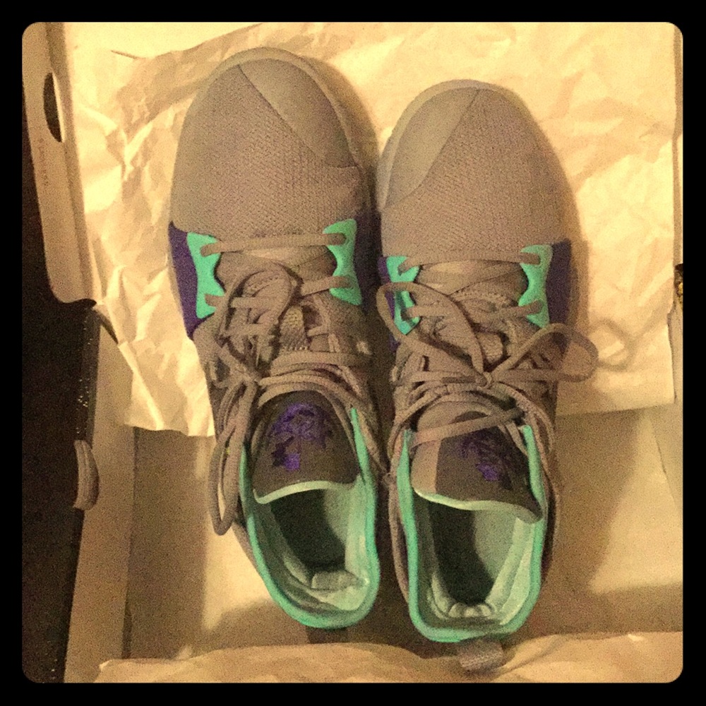 Pg 2 pure platinum size 11 GLOW IN DARK